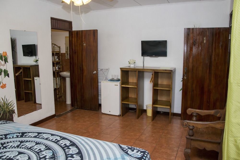Jungle Beach Hotel Manuel Antonio Bagian luar foto
